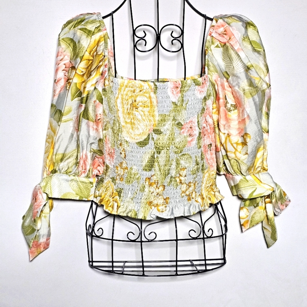 Express colorful floral puff sleeve crop top size Small